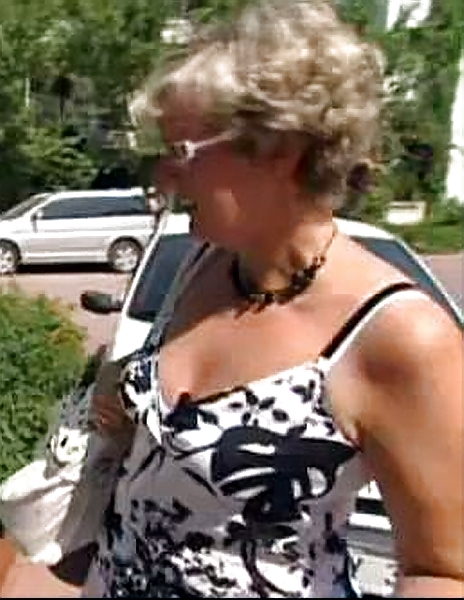 51y German Mature Doris (sorry for quality) porn pictures