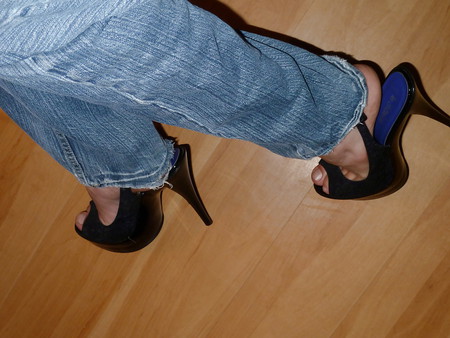 heels shoes