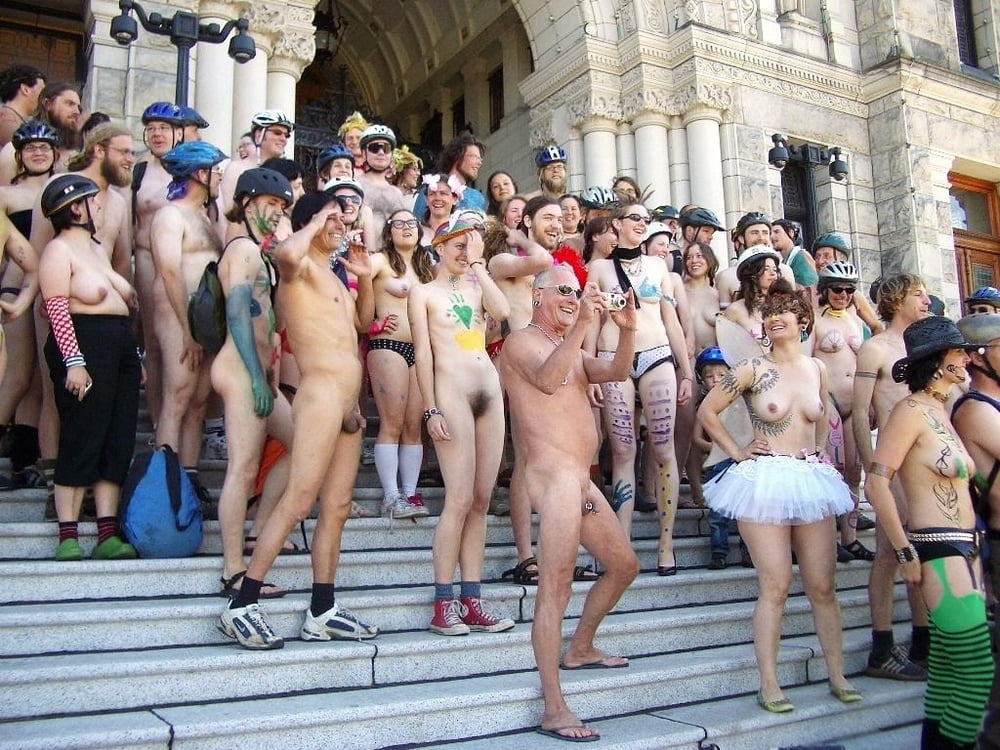 Hundreds Of Naked Runners Strip Off For Denmark's Annual Roskilde Festival Naked Race