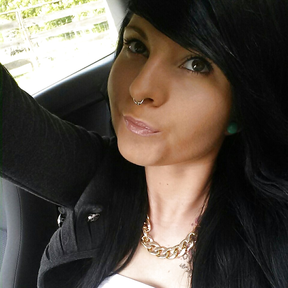 Facebook Girl II porn pictures