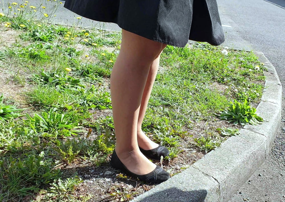 Candid feet photo #324255080
