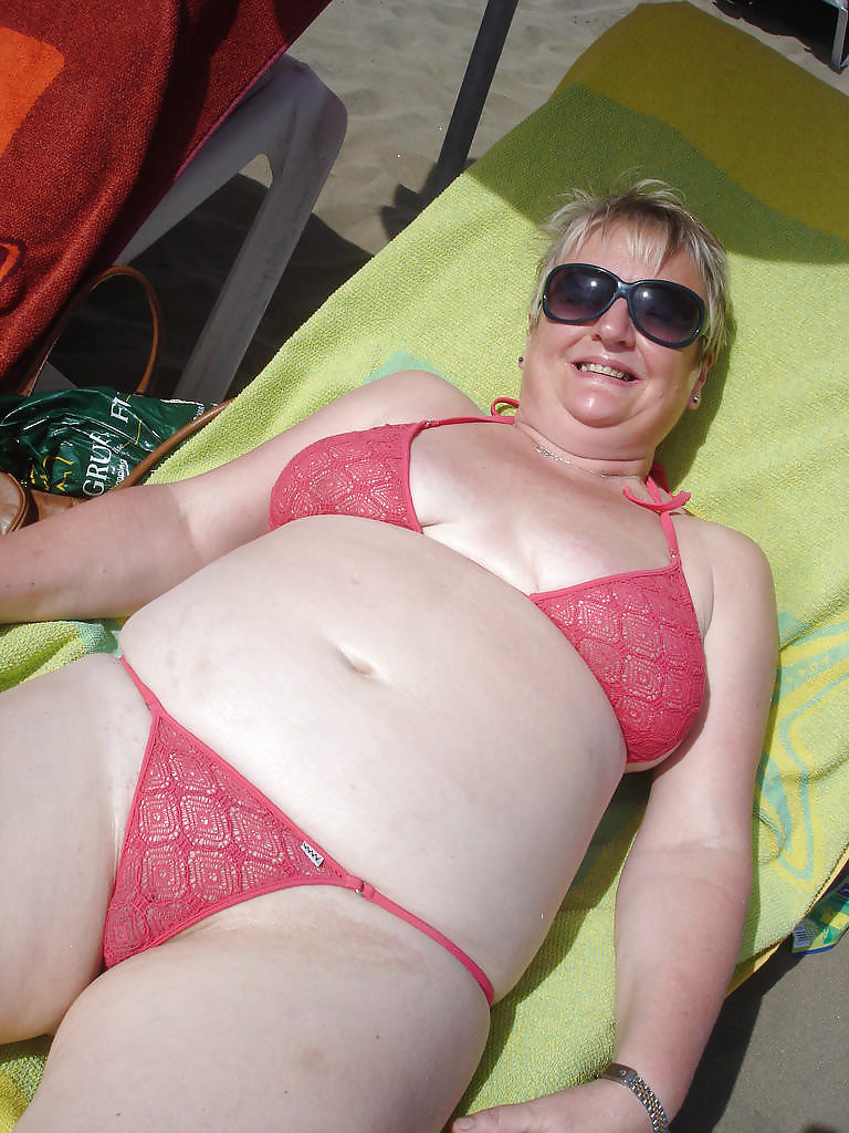 Older women in swimsuit 2. porn pictures