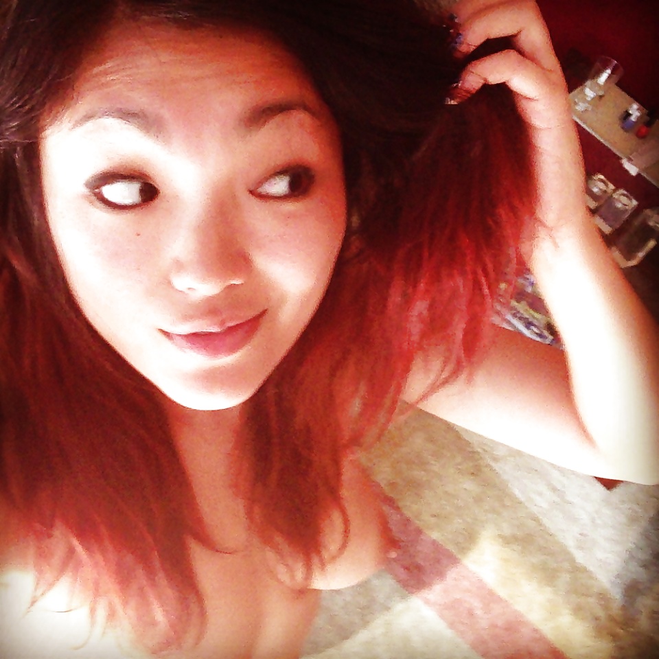 Stunning Asian Plugged porn pictures