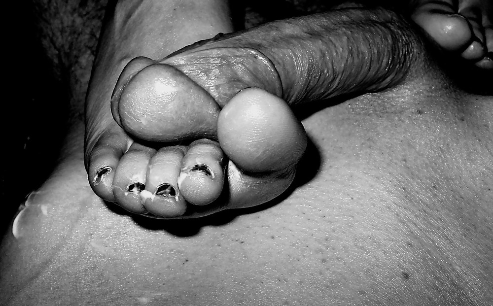 foot job in black&white porn pictures