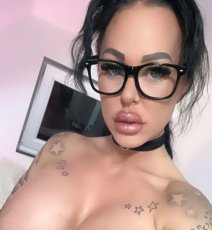 hotmilfbitch free photos         