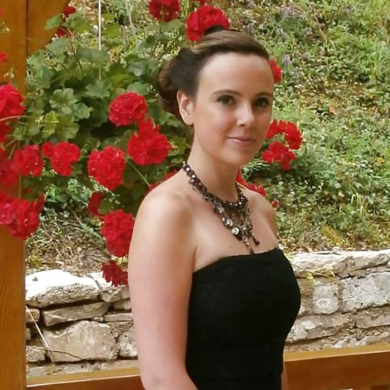 Elle merite quoi cette sainte-nitouche salope ?? porn pictures