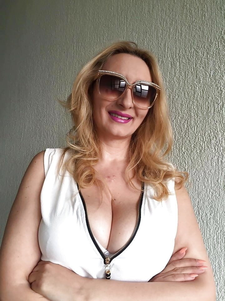 Gorgeous and Busty Mature Ladies 45 - 45 Photos 