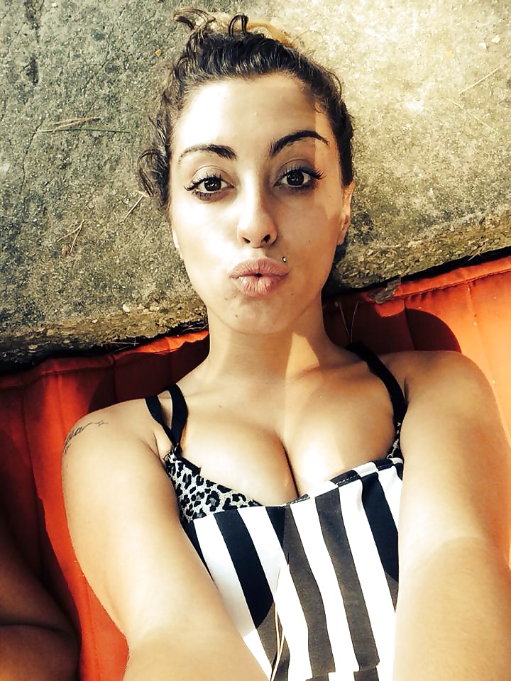 Amatoriale Troie Amateur Bitch porn pictures