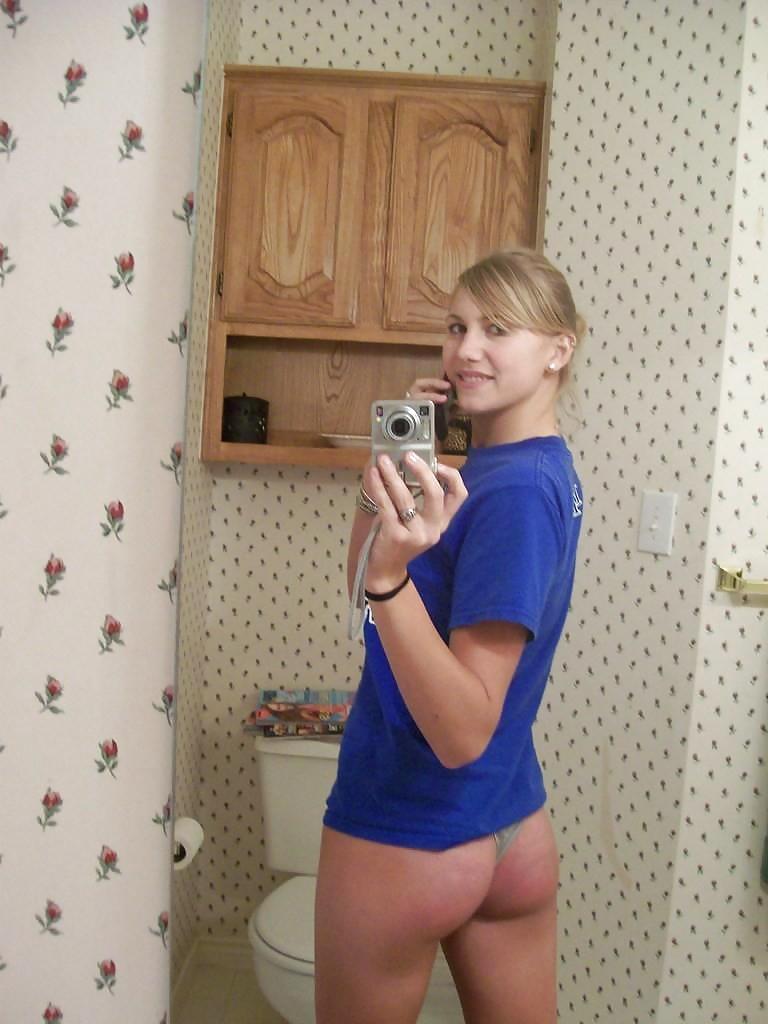 Blonde selfshot porn pictures