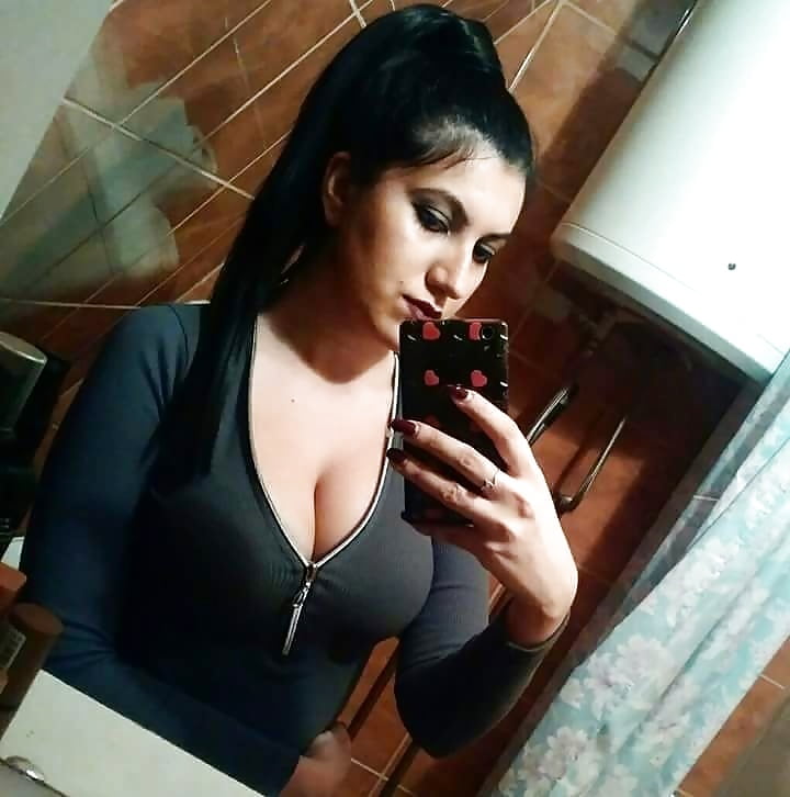 Serbian big boobs Djina Jovanovic porn pictures