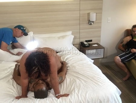 cuckold happy to film wifes bbc creampie         