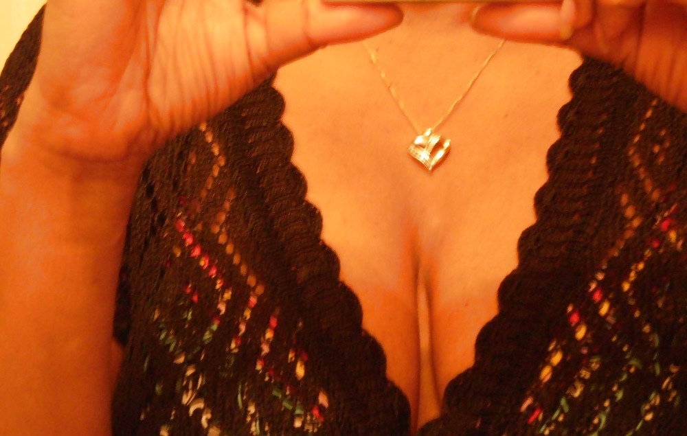 Cleavage porn pictures