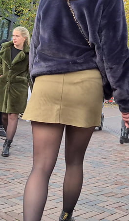 voyeur pantyhose legs         