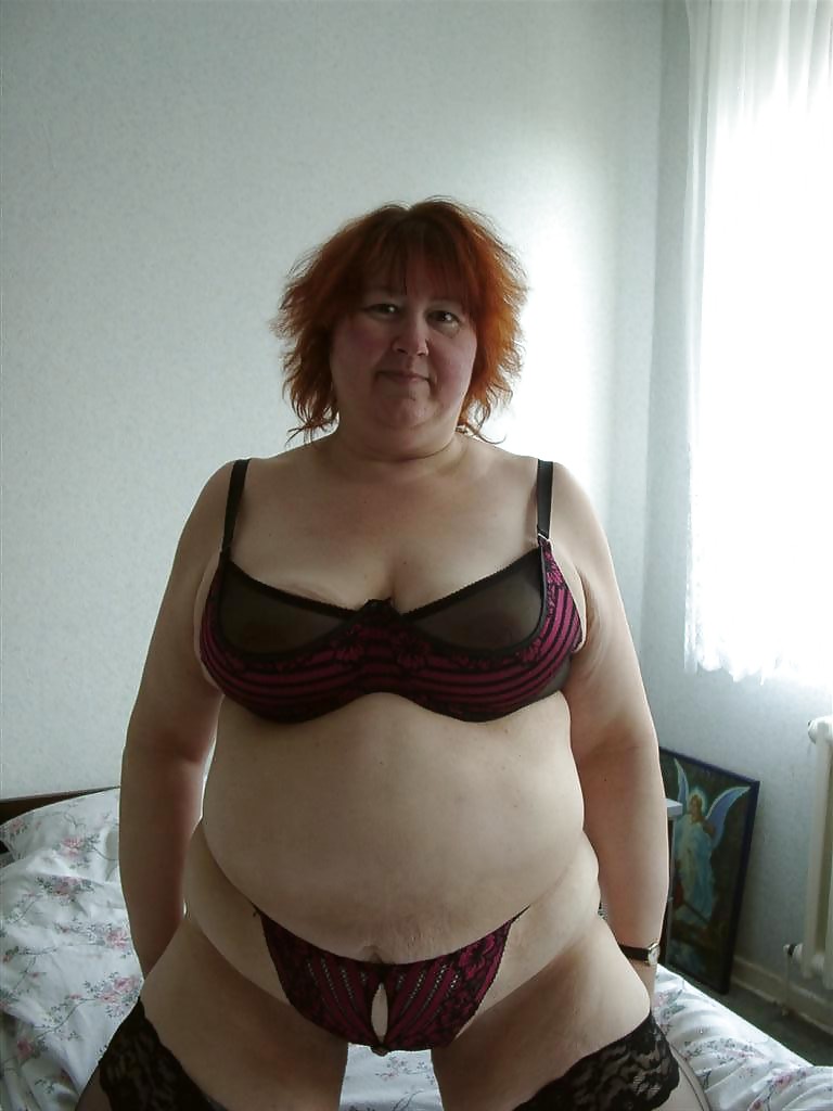 MILF in lingerie porn pictures