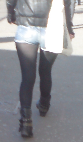 Asses in the street! porn pictures