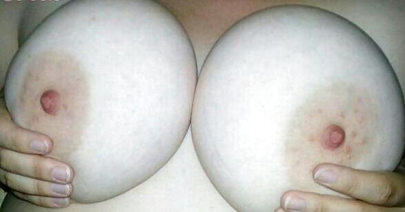 Huge Boobs flashing Amateur porn pictures