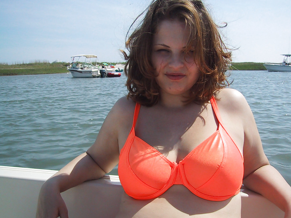 Teen.Bikini.Topless porn pictures