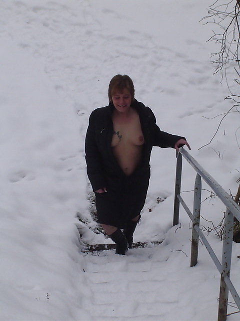 Nicole Berghaus from Gelsenkirchen naked snow 1 porn pictures