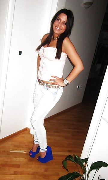 AMAZING BITCH !!!please comment porn pictures