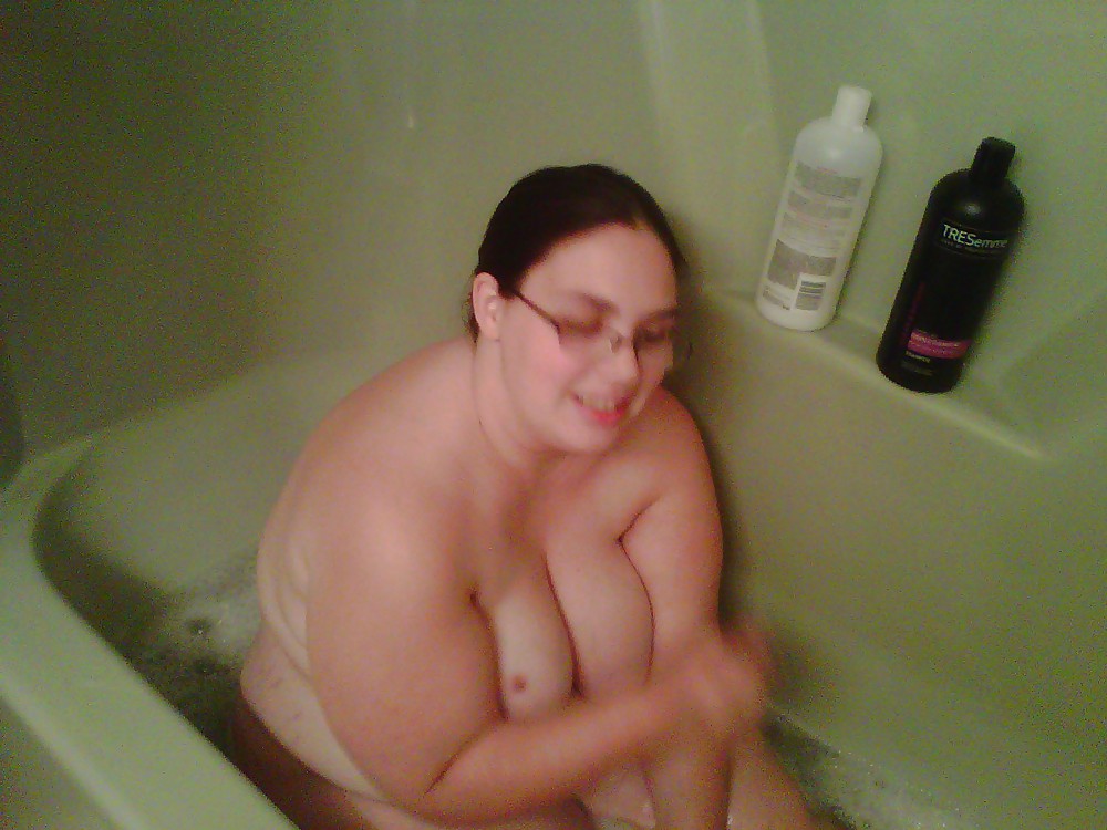 wife bath time porn pictures