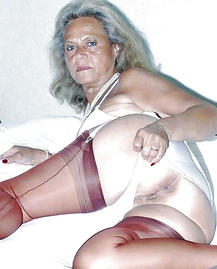 Sexy Grannies 8 porn pictures