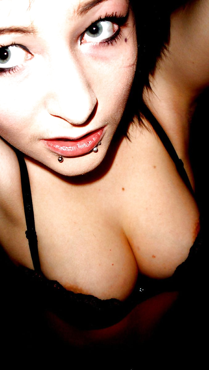 Hot Emo Girl porn pictures