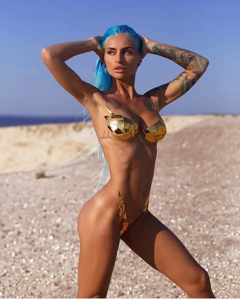 Beach Girls porn pictures