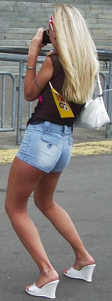 STREET CANDIDS porn pictures