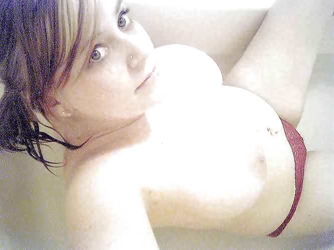 Selfie Amateur Babes - vol 143! porn pictures