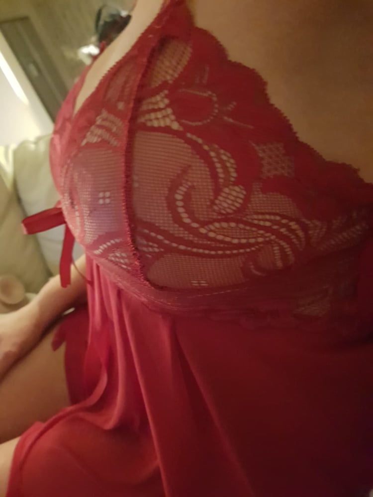 Wife in red - 7 Photos 