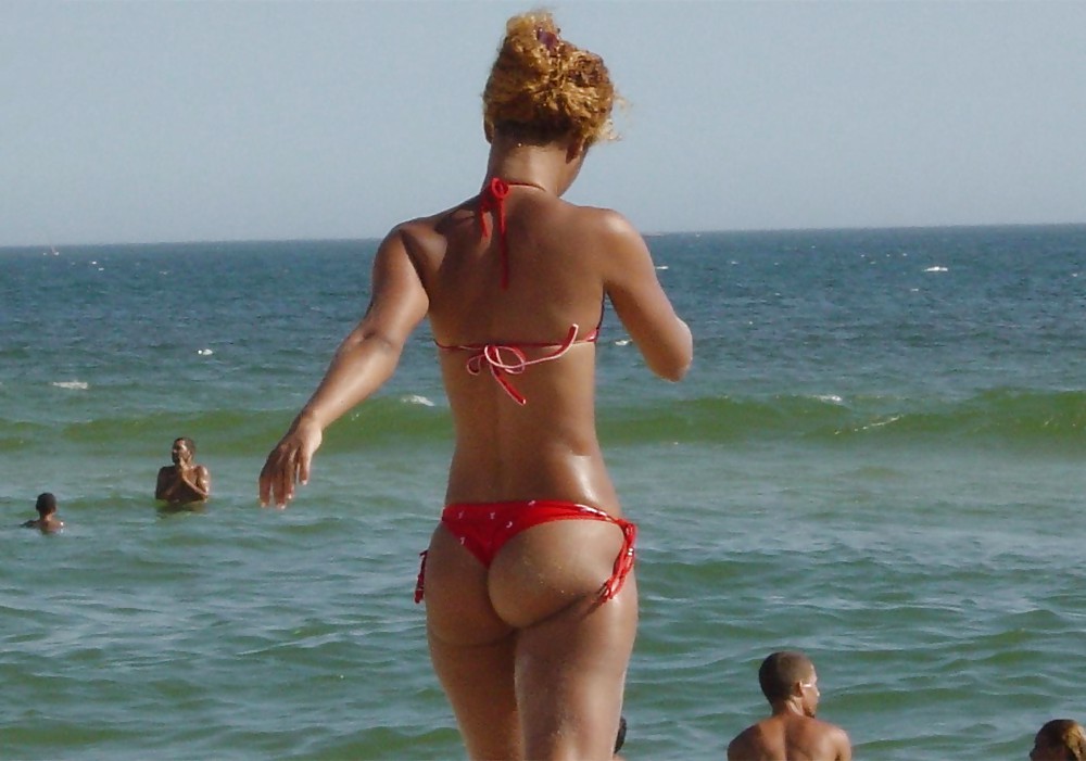 Amateur Thong Bikini pic's ass and Tits. porn pictures