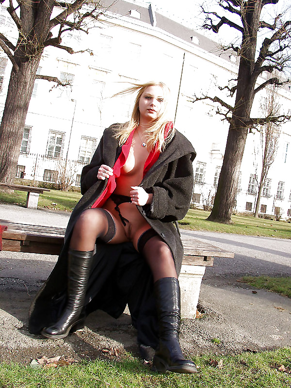 Public stocking porn pictures