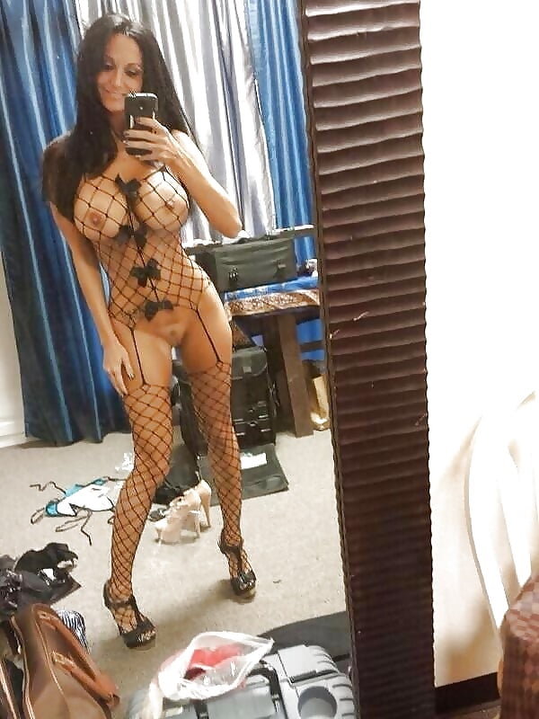 Let me take a selfie.... porn pictures