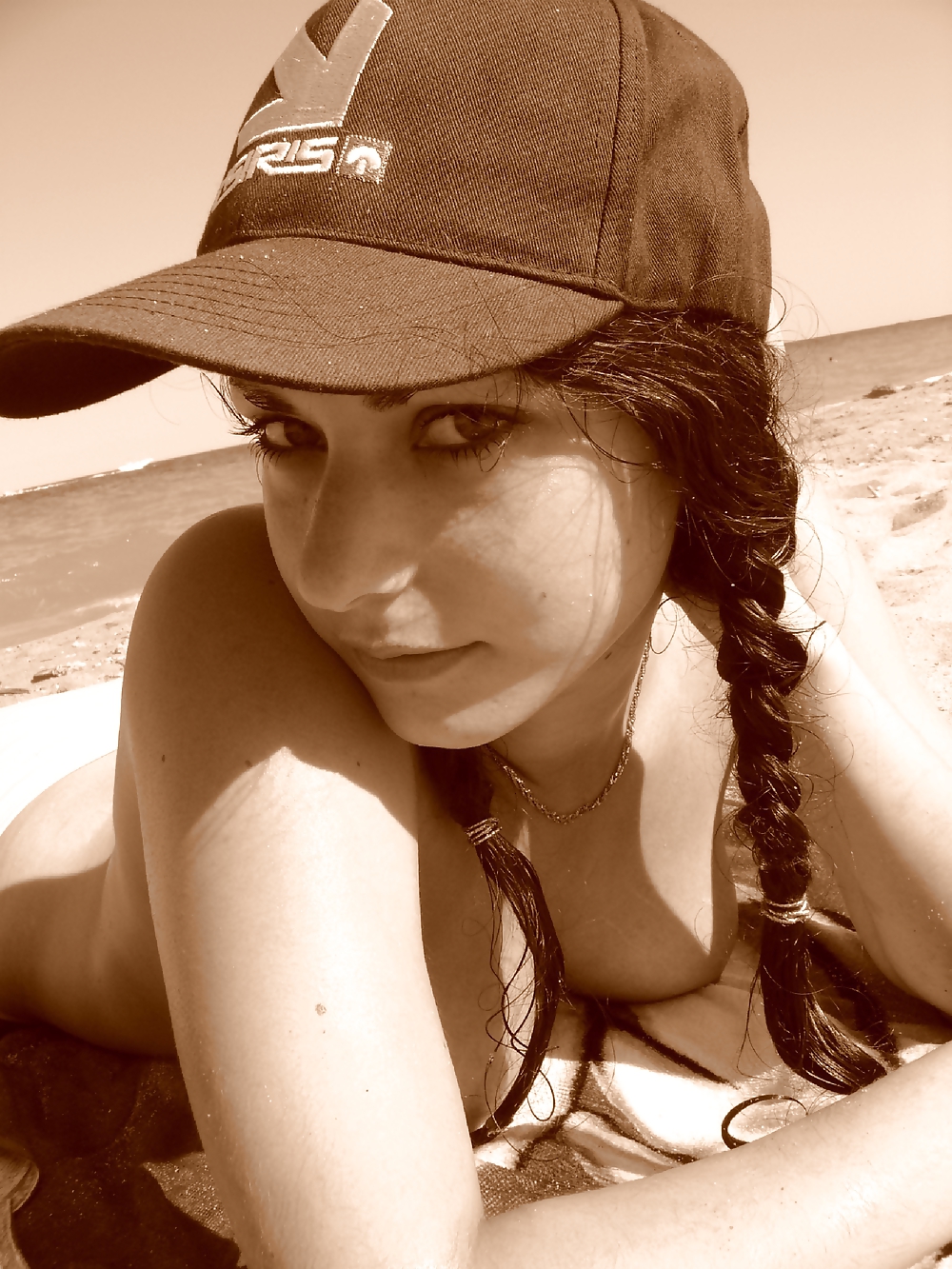 Urlaubsbilder einer heissen Bruenette porn pictures