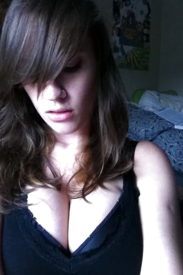 brunette milf porn pictures