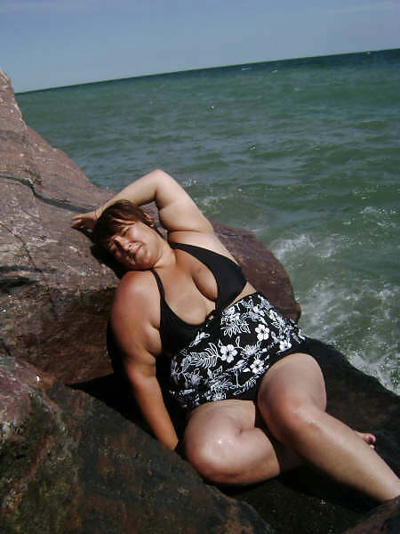 Starr L - Posing at the beach porn pictures