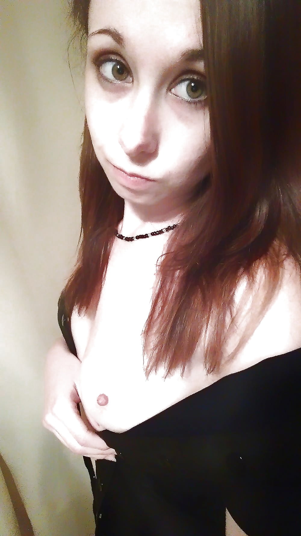 Selfshot Emo Teen Slut porn pictures