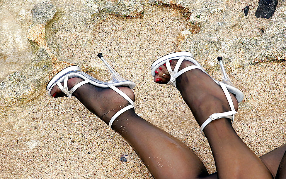 HOSE FEET 1 -- mfl porn pictures