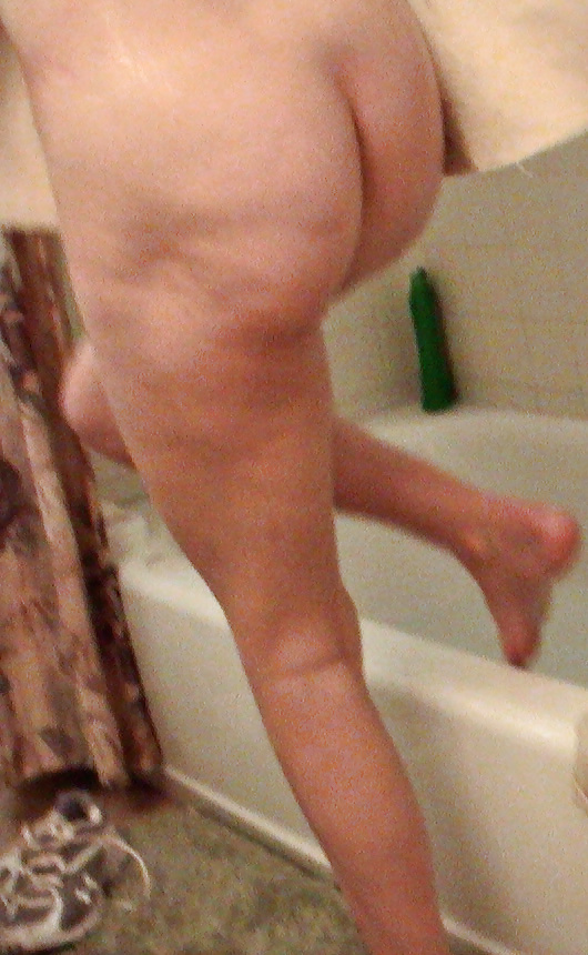 wife's shower bathtube2 porn pictures