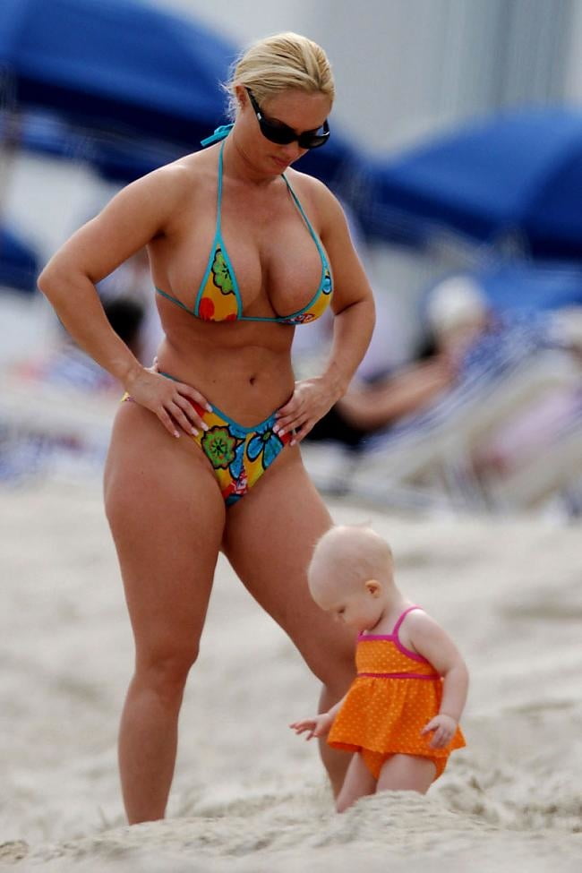 Croatia President Kolinda Grabar Kitarovic In Beach 16 Pics Xhamster 