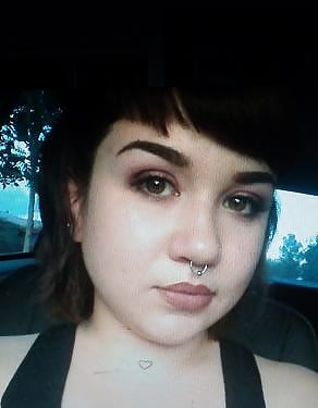 Stupid slut Hannah porn pictures