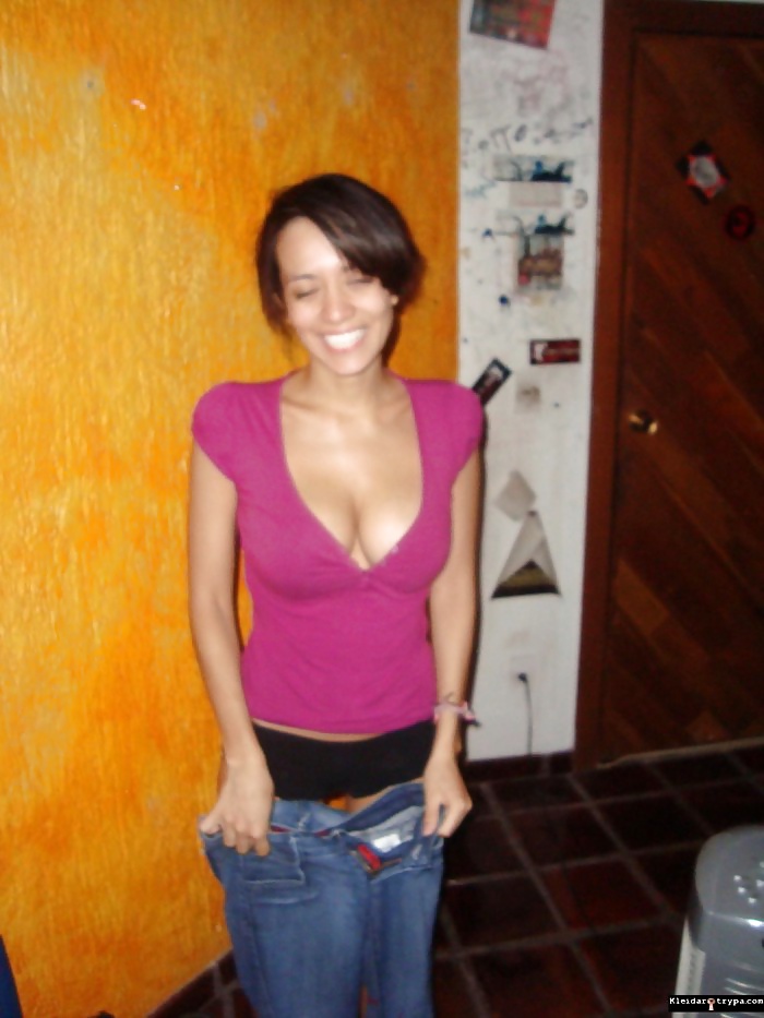amateur latina brunette busty rahela porn pictures