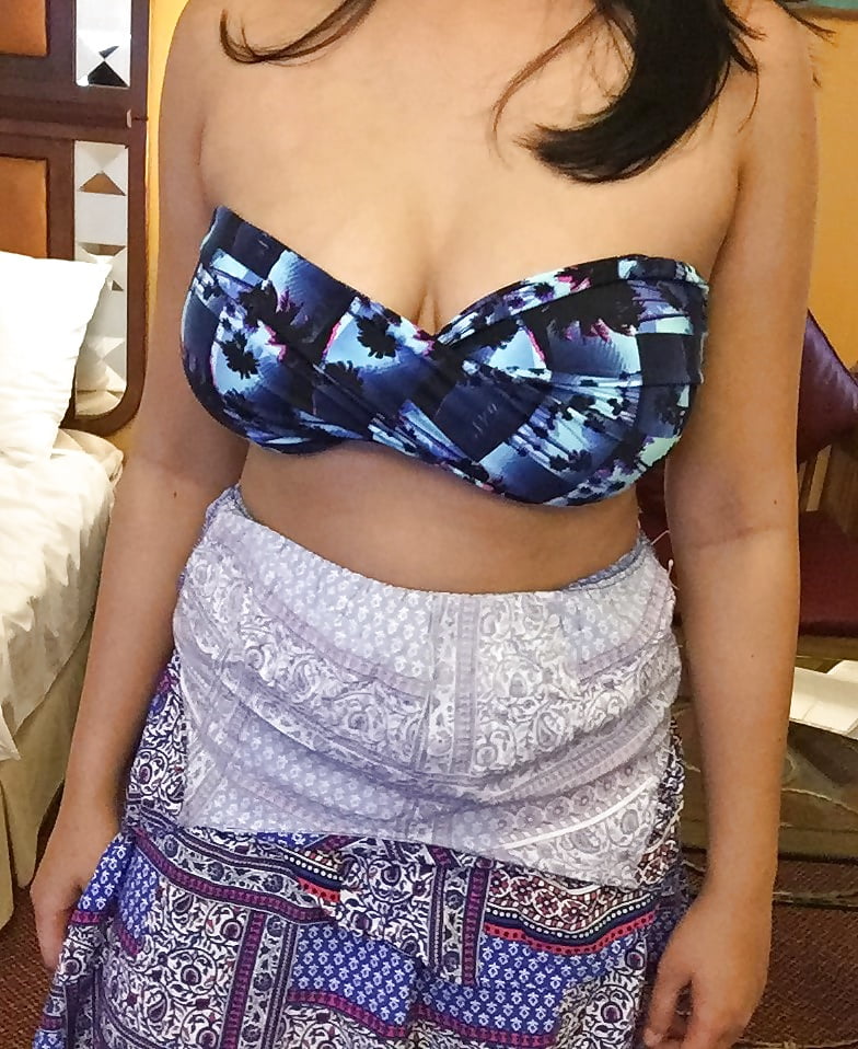 Sri Lankan Wife Sharing porn pictures
