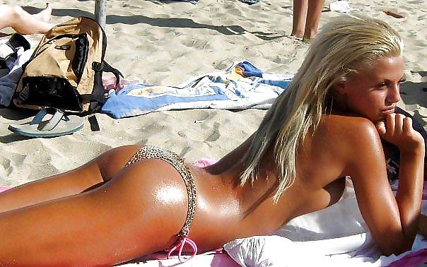 Bulgarian amateur girls at the beach porn pictures
