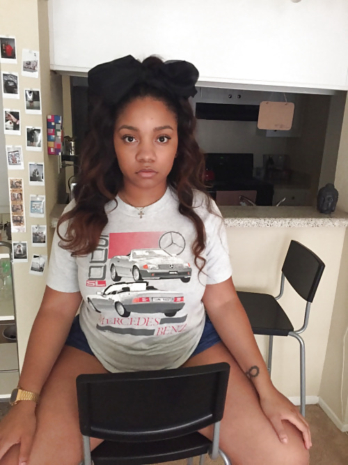Thick Black Girl Selfie 6 porn pictures