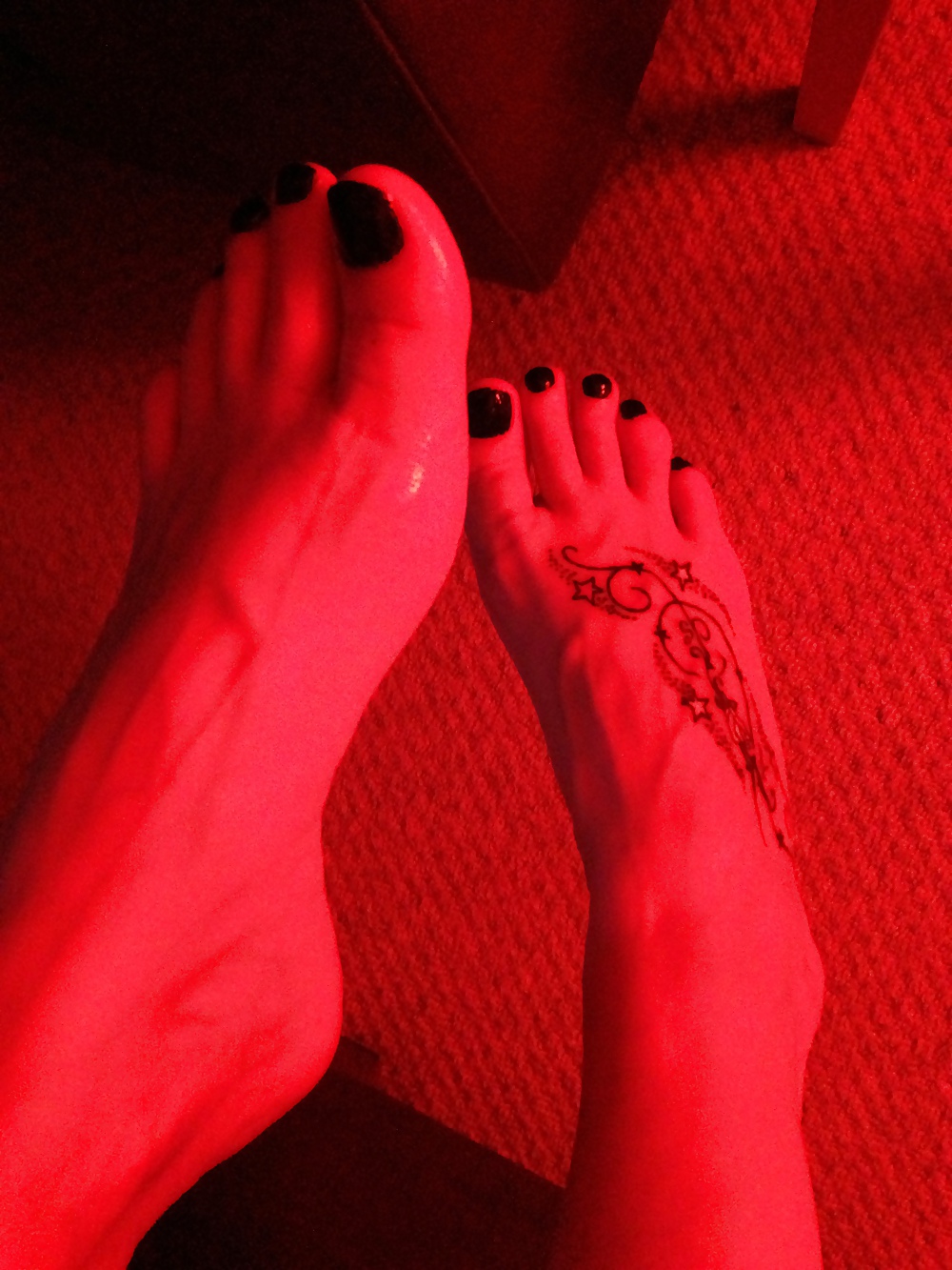 new foot pics for fans of my gf,s feet porn pictures