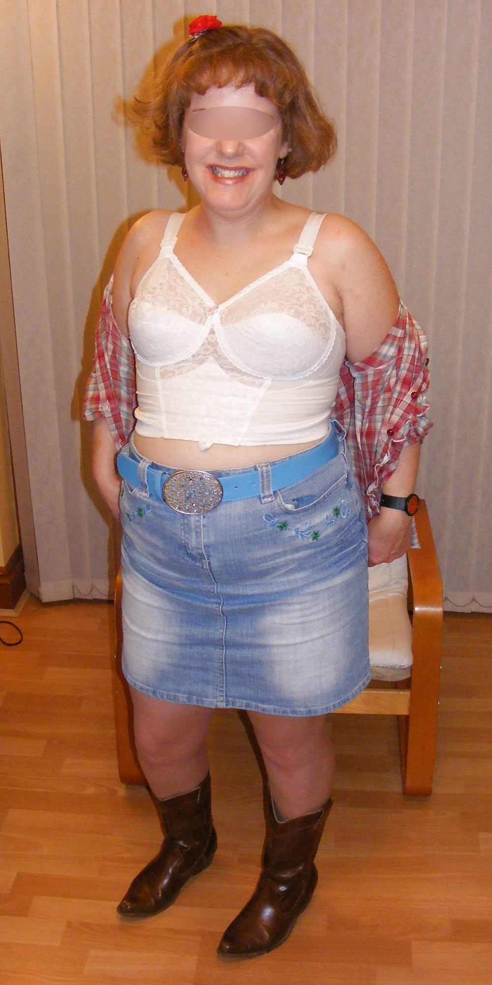 Tights, denim skirt, and big white knickers porn pictures