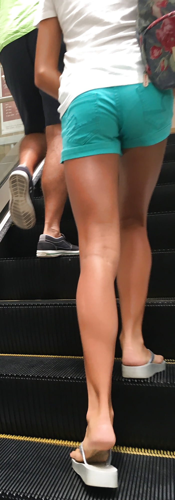 2 Sexy tight mall teens porn pictures