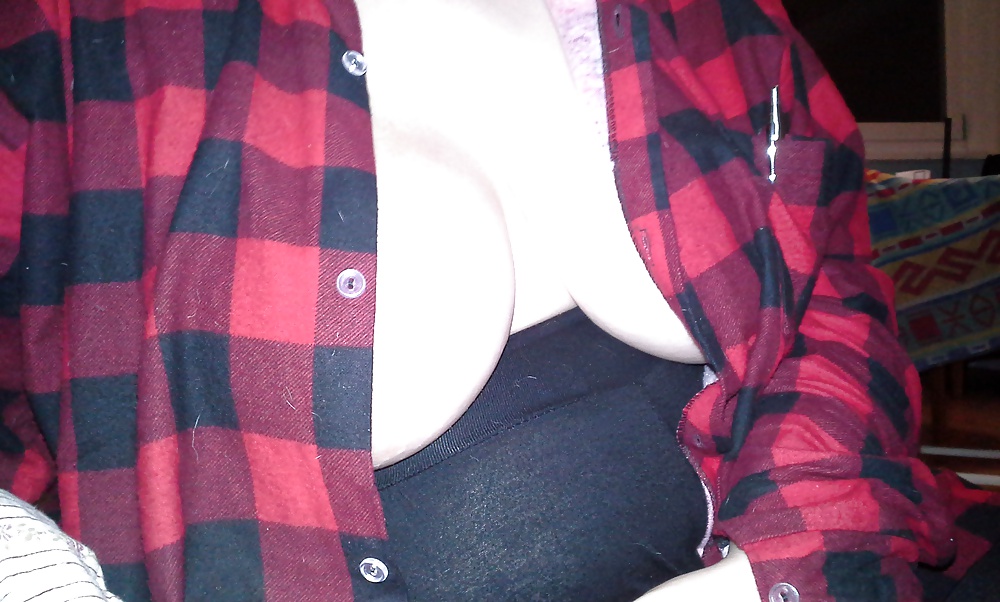 My girlfriends big boobs im my red shirt porn pictures