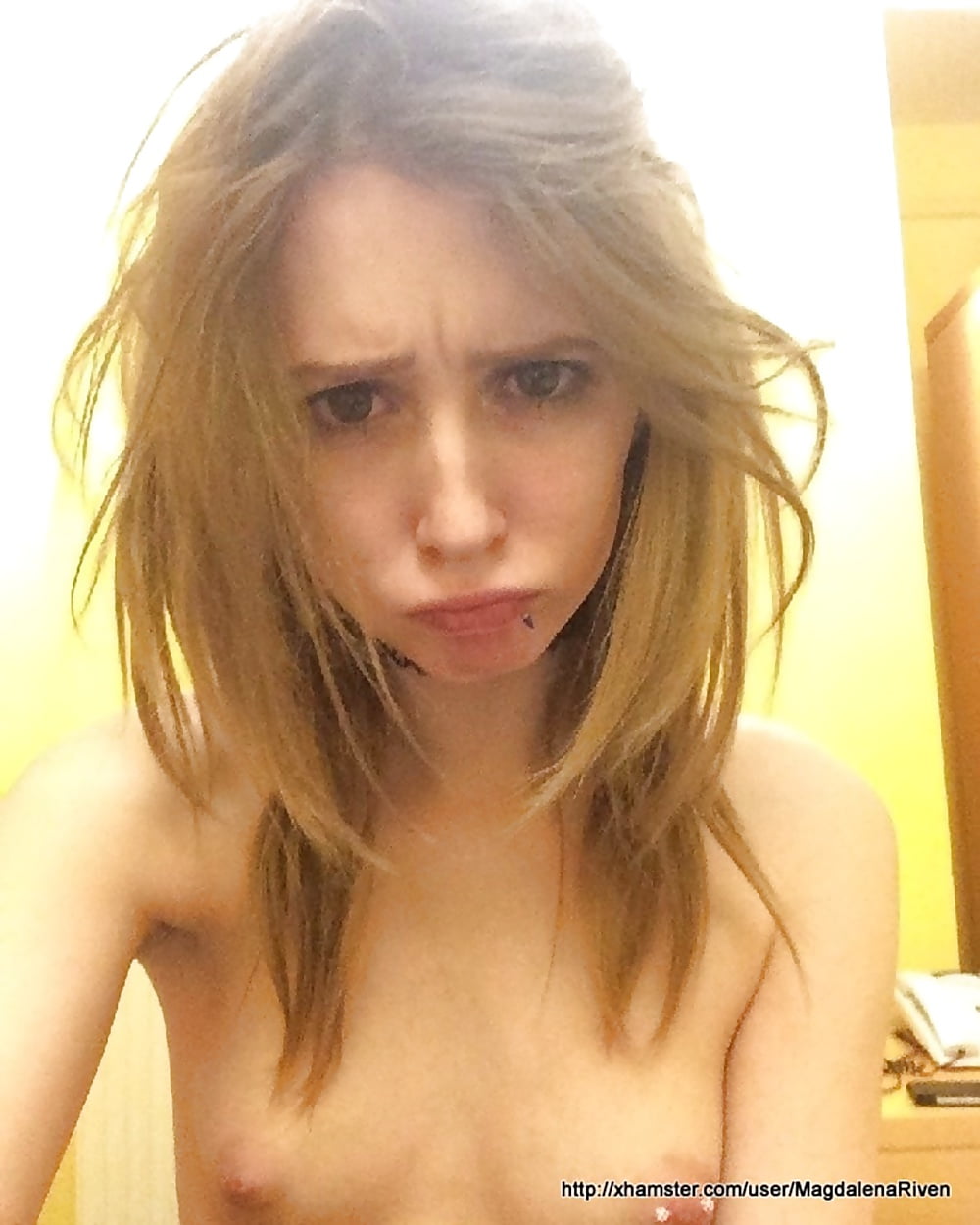 Carrie 18 years old porn pictures